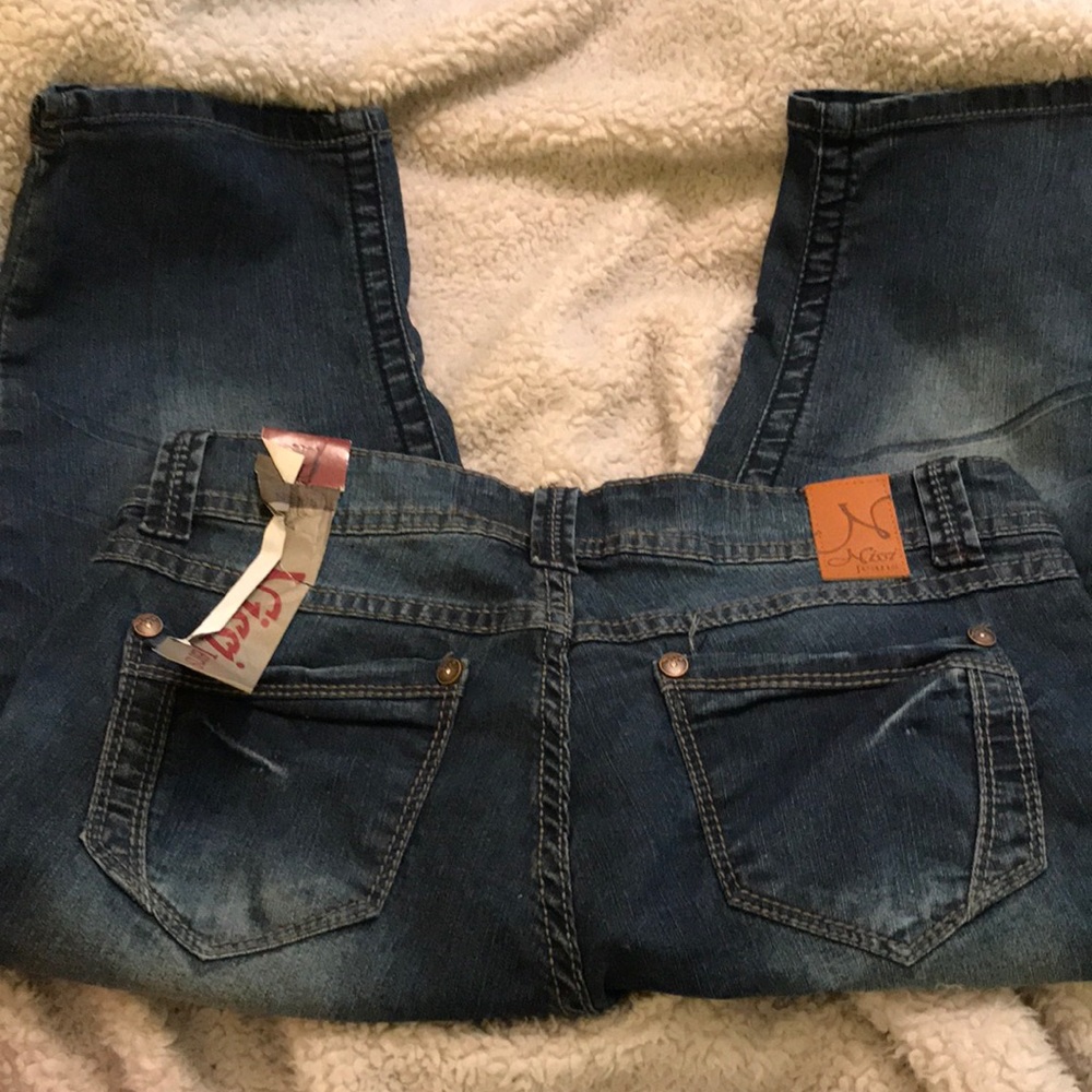 Jean capris - Picture 2 of 3